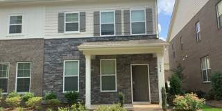 Beautiful Townhouse located in the McEwen Village! Gallery 1