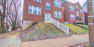 Charming & Spacious 3-Bedroom Unit with Private Master Suite Gallery 3