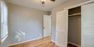 2 Bedroom With Oversized Garage & Prime Location Near 90th & Blondo!! Gallery 17