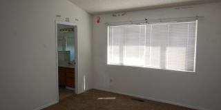 Cute 4 bedroom home in Silver Shores Gallery 5