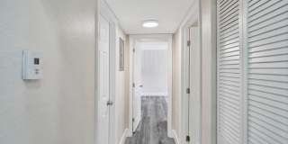 2BED/1BATH renovated apartment ready to MOVE IN! Gallery 23