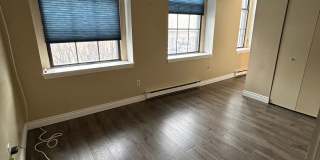 Cozy & Large 2 Bed 1.5 Bath in Lowell! Gallery 8