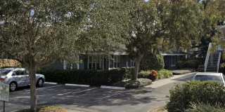 Amazing upstairs unit available, centrally located in Sarasota's best area. Gallery 1