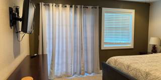 Riverfront 2BR Condo Great Views, Luxury Furnished incl UTILITIES Riverfront 2BR Condo Great Views, Luxury Furnished incl UTILITIES Gallery 30