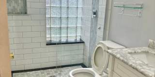 118 E Oak St #1 Gallery 3