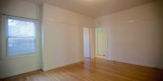 Beautiful, spacious 1-bdr with new windows, great wood floors, and lots of storage space Gallery 9