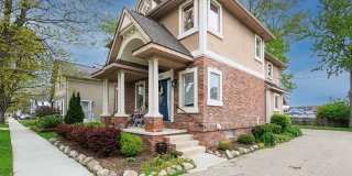 418 Oak Street Gallery 4