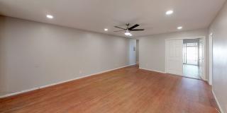 5 Bed / 3 Bath on Rockford Dr (Large Rooms & Backyard) – Walk to Campus!! Gallery 4