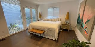 Live in the 90210! Stunning Modern Newly Renovated 2 Bedroom plus bonus room home in Beverly Hills! Gallery 34