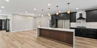 3912 4th Street Gallery 41