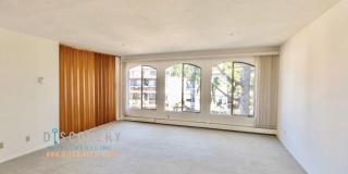 Spacious One Plus Bedroom Condominum off Broadway Terrace Gallery 9