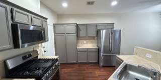 Gated Townhome 3-Bedrooms 2.5-Bathrooms! Gallery 10