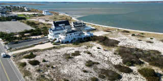 750 Dune Road Gallery 13