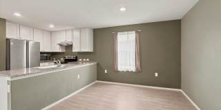 Beautiful 4-Bedroom Home with Golf & Clubhouse Access Gallery 14