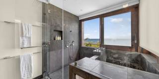 HaleGator: Award-Winning Oceanfront Home w/ Rooftop Lanai & Ocean Views Gallery 21