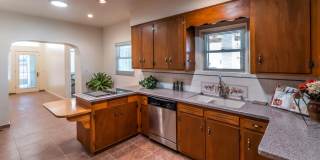 U of A 5 BEDROOM Gallery 1