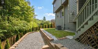 Beautiful 4BR Home in Woodloch | 2-Car Garage, A/C & Bonus Loft Gallery 29