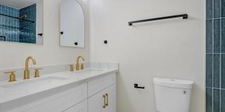 6863 E KELTON Lane Gallery 24