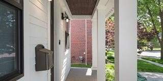 811 Smith Avenue Gallery 7