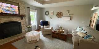 FULLY FURNISHED 4 BEDROOM, WALKOUT BASEMENT - SHORT TERM 6 MONTH RENTAL AVAILABLE IN OZARK! Gallery 10