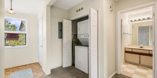 2-Bedroom, 2-Bathroom Condo with Stunning Downtown Views Gallery 22