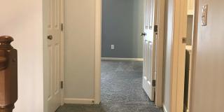 Beautiful end condo in great Powell location!! Gallery 14