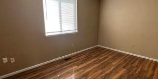 5 bedroom 3 bathroom Sinlge Family House in Aurora Gallery 5