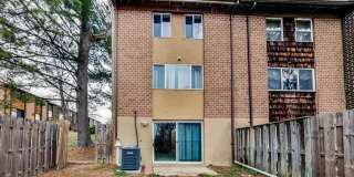 Updated 3+2.5 End Unit w/ 2 PARKING SPACES Gallery 38