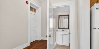 Prime Downtown Living on King Street Gallery 5