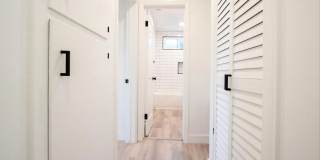 Stunning 1-bed unit with washer/dryer just completed! Gallery 5