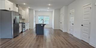 987 N Crater Avenue Gallery 4