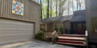 Peachtree City 3/2 on stunning Lot Gallery 1