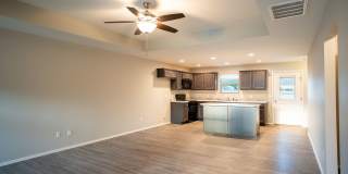 3 Bedroom Duplex with a fenced in yard in Battlefield, MO Gallery 28