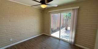 Centrally located 2 Bedroom Townhouse with Enclosed Yard! Gallery 10