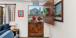 Newport Beach Balboa Peninsula Beach House with Rooftop Deck | Weekly & 30+ Night Stays Gallery 11
