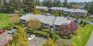 Cozy Condo Living in Tacoma's Desirable Highlands Community | Pool, Gym & Clubhouse Gallery 25