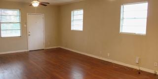 2 BEDROOM - MAHNCKE PARK Gallery 9