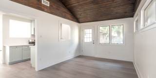 Minutes from Downtown and Blocks from St Edwards - Charming single-story Home Gallery 13