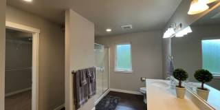 Newer 5 Bedroom House close to Shopping, Lake Padden, WWU, South Side of Bellingham Newer 5 Bedroom House close to Shopping, Lake Padden, WWU, South Side of Bellingham Gallery 22
