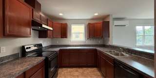 Beautifully Updated 3 Bed, 2.5 Bath Townhome in Monroe Gallery 7