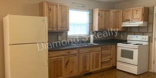 3 Bedrooms / 1 Bath!  Cute and Charming Home Available Early May! Gallery 8