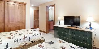 Beautiful townhome, ski shuttle, views, utilities included, pets negotiable, winter lease! Take a look quick! Beautiful townhome, ski shuttle, views, utilities included, pets negotiable, winter lease! Take a look quick! Gallery 30