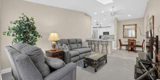 Charming 2BR Townhome in Oak Park Heights Gallery 1