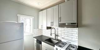 Charming One Bedroom Home in Sunnyside! Gallery 10