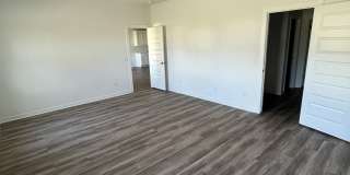 525 Arizona Street Gallery 11