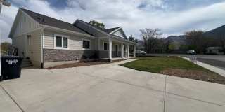 Gorgeous 6-bedroom, 4-bathroom with a large garage Salem Gallery 31