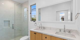 1062 1/2 S Alfred St Gallery 9