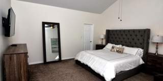 2905 W BAY COURT AVENUE Gallery 26