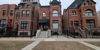 2150 W Monroe Street Gallery 107