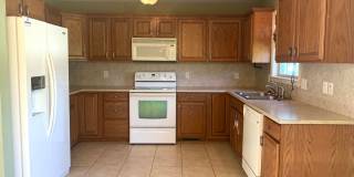 CONTRACT PENDING!! Lovely single family, brick rancher home with 3 beds/2.5 baths!! Gallery 11